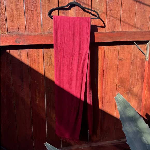 Isabel Marant soft scarf in burgundy - Picture 6 of 10